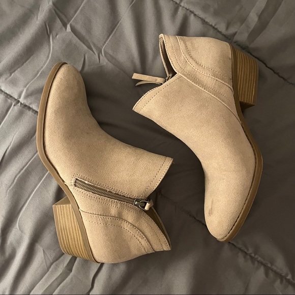 Arizona booties size 8.5 - Picture 1 of 4